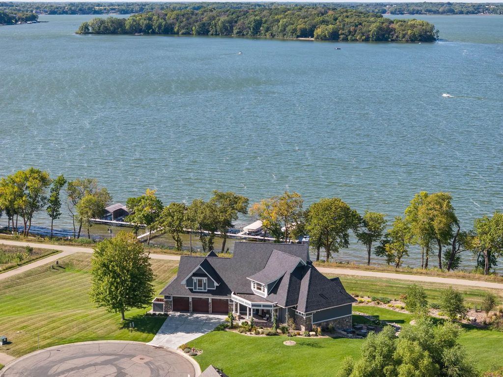 854 Beach Road, Waconia