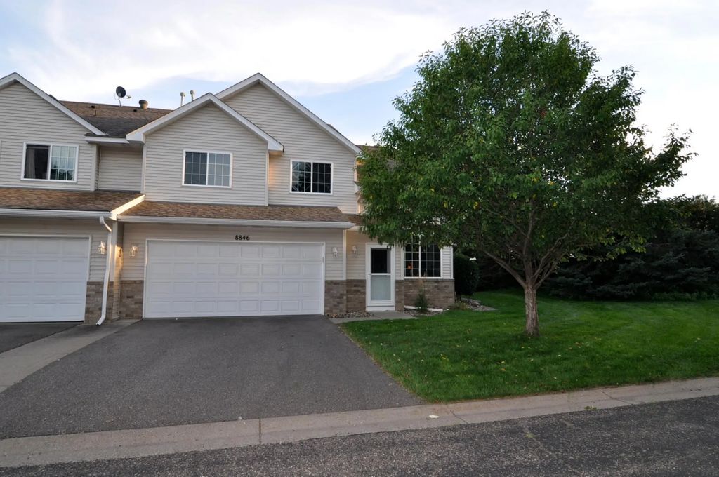 8846 92nd Street S, Cottage Grove