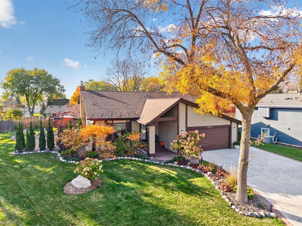 7471 Saratoga Drive, Chanhassen