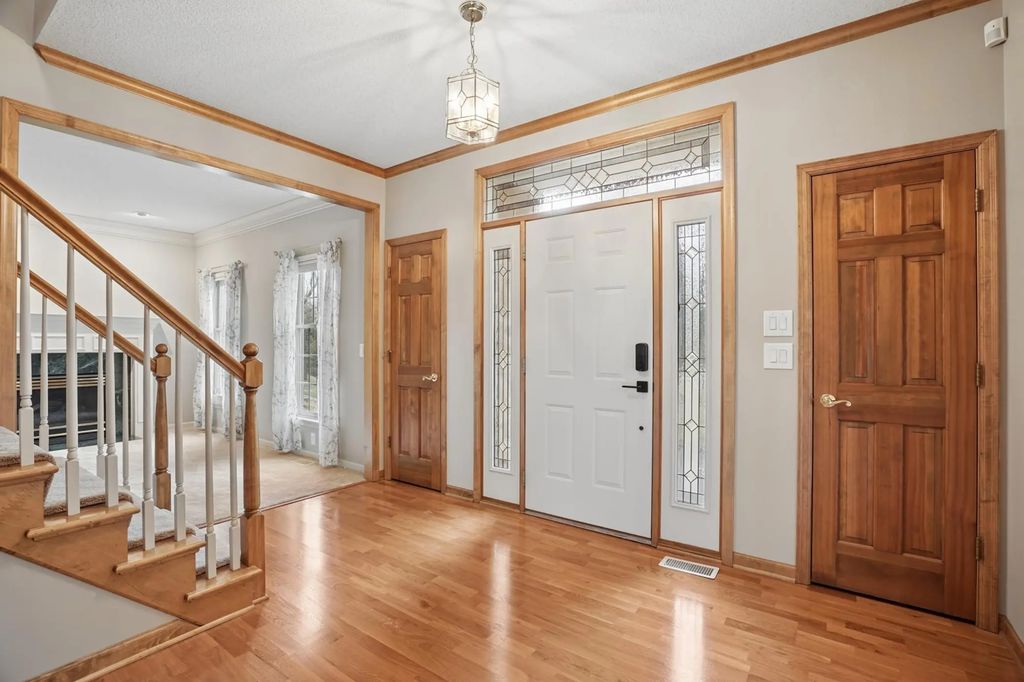 8781 Royal Court Nw, Anoka