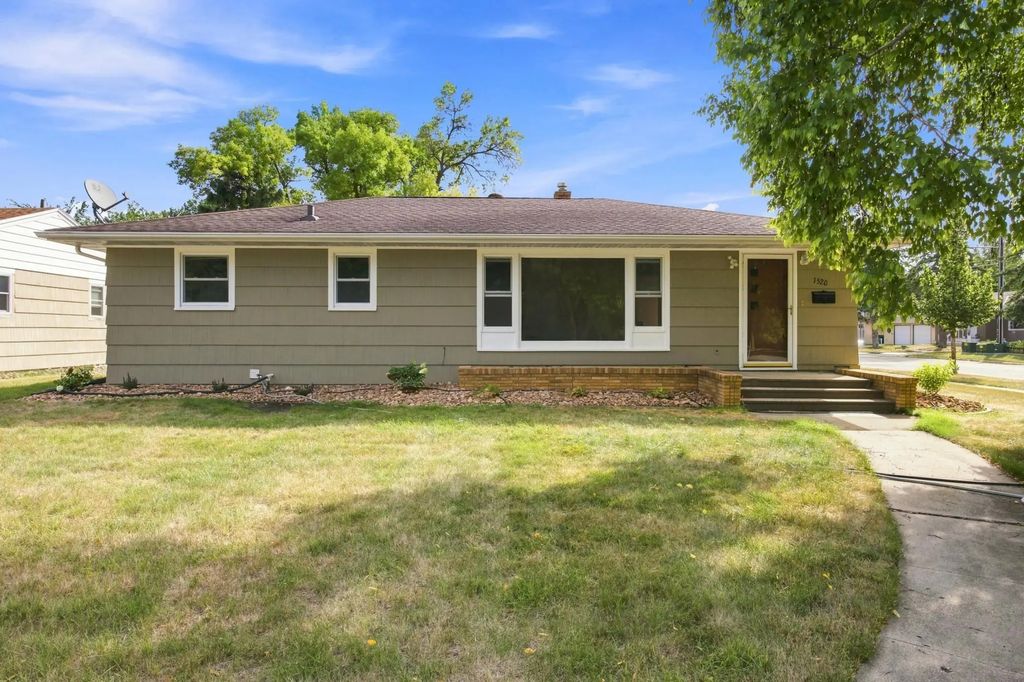 1520 3rd Street S, Moorhead
