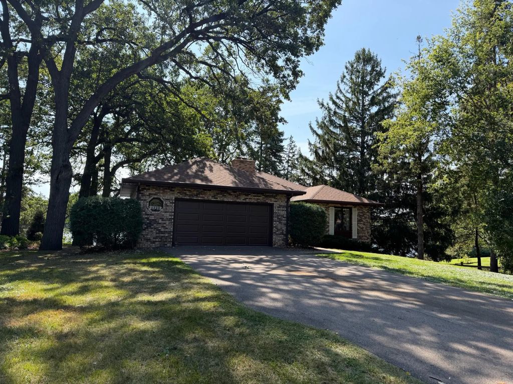 1320 Spring Valley Road, Golden Valley