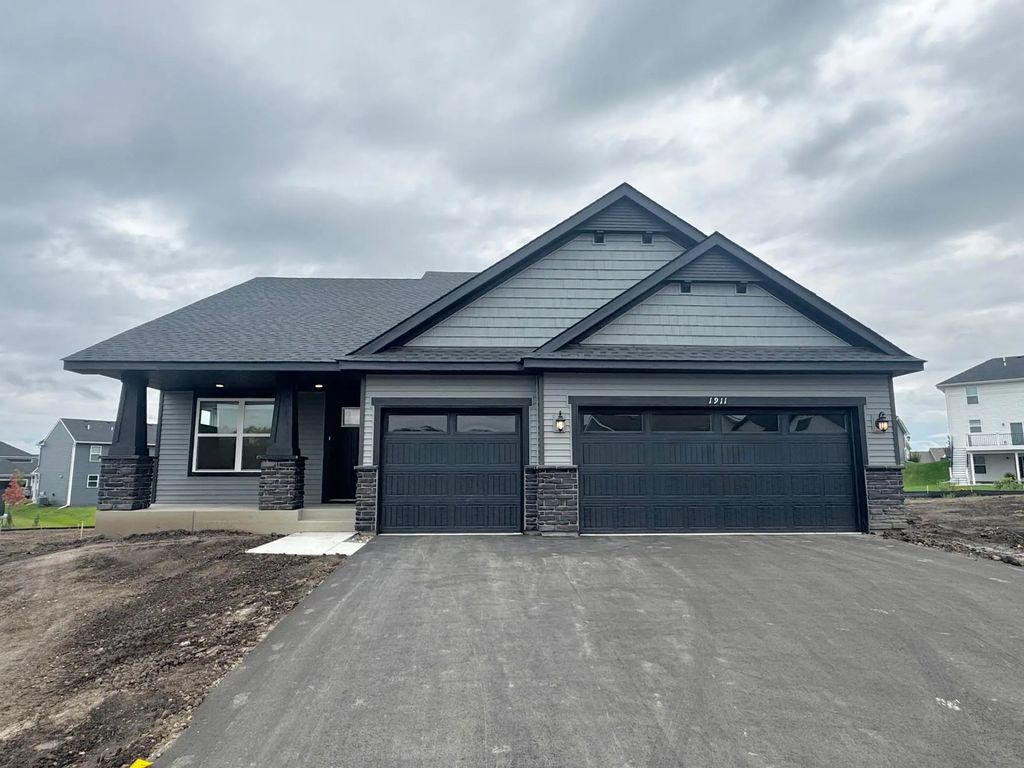 1911 Dogwood Court, Carver