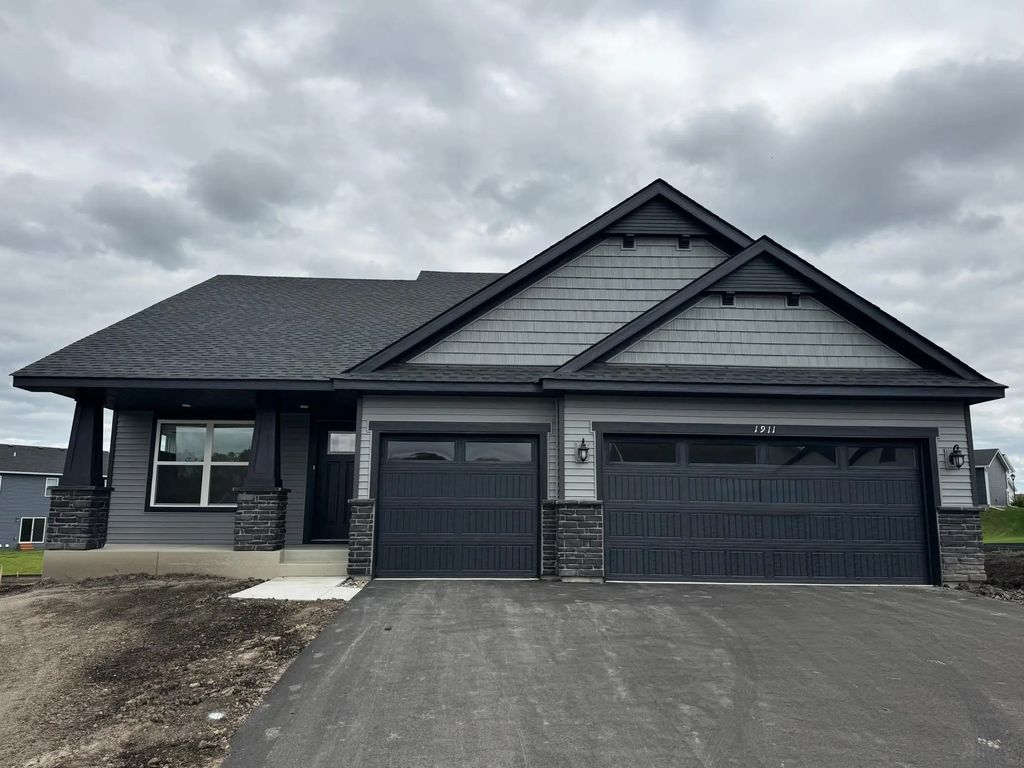 1911 Dogwood Court, Carver