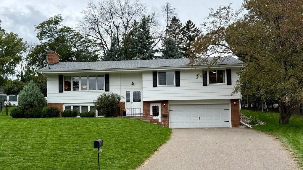 10024 Johnson Circle, Bloomington