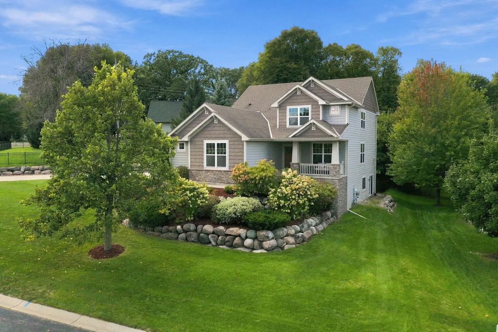 2388 Highover Trail, Chanhassen