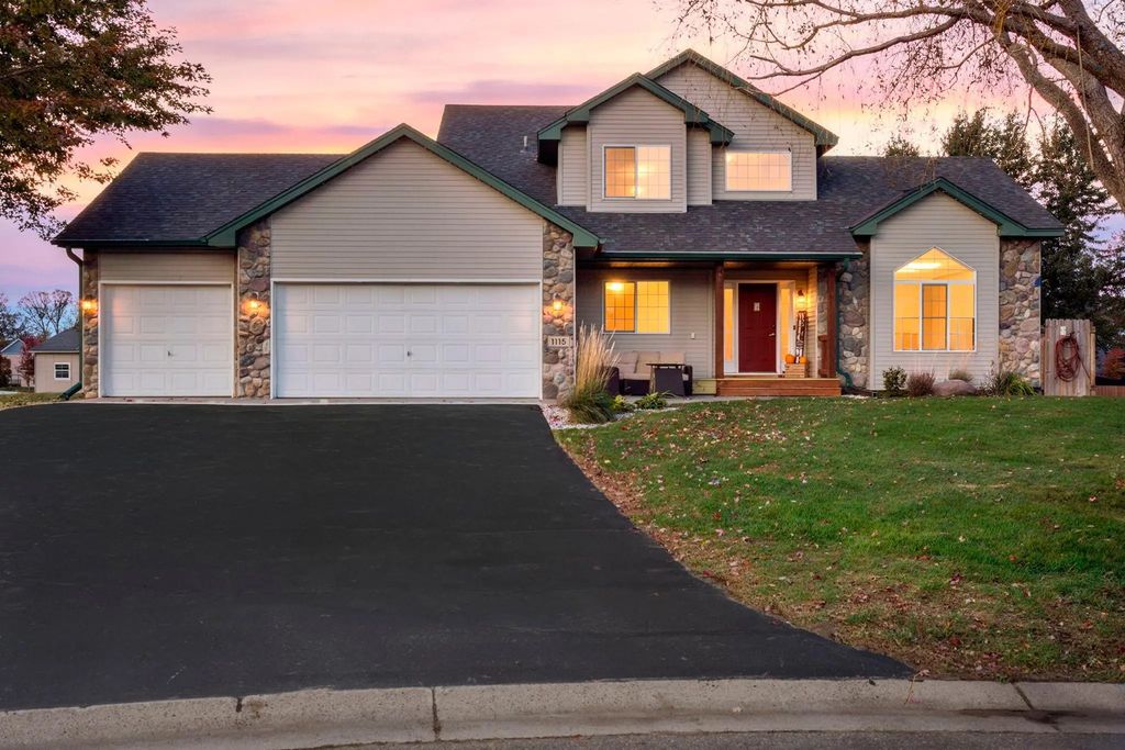 1115 Maplewood Court Sw, Isanti