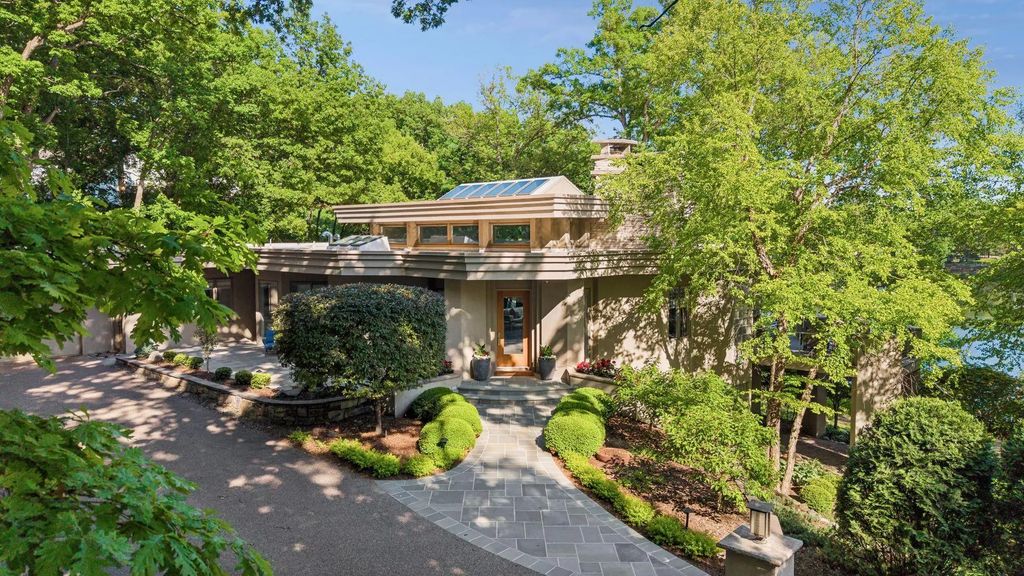 6504 Stauder Circle, Edina