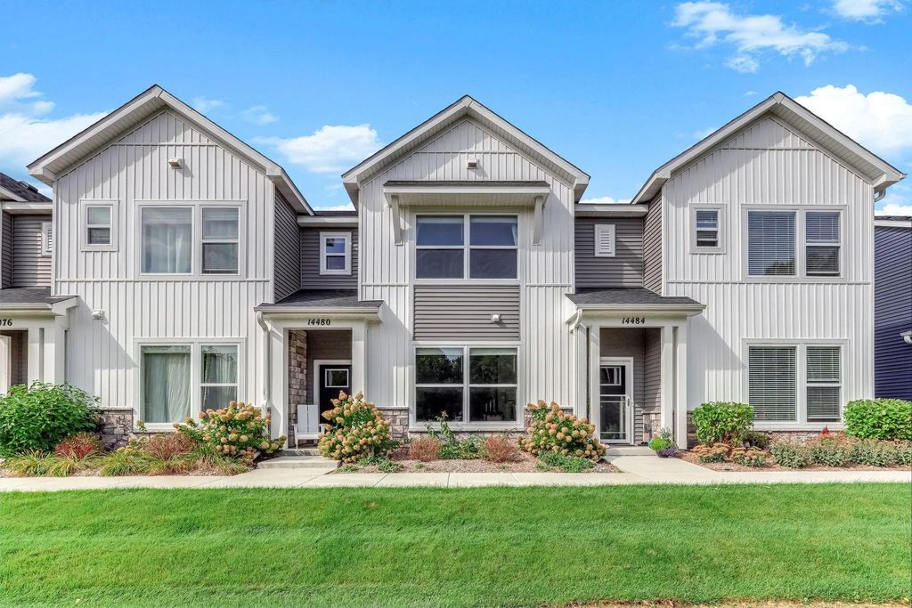 14480 Twin Lakes Circle, Burnsville