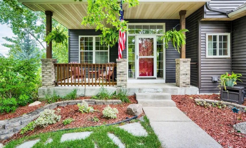 924 36th Street W, Hastings