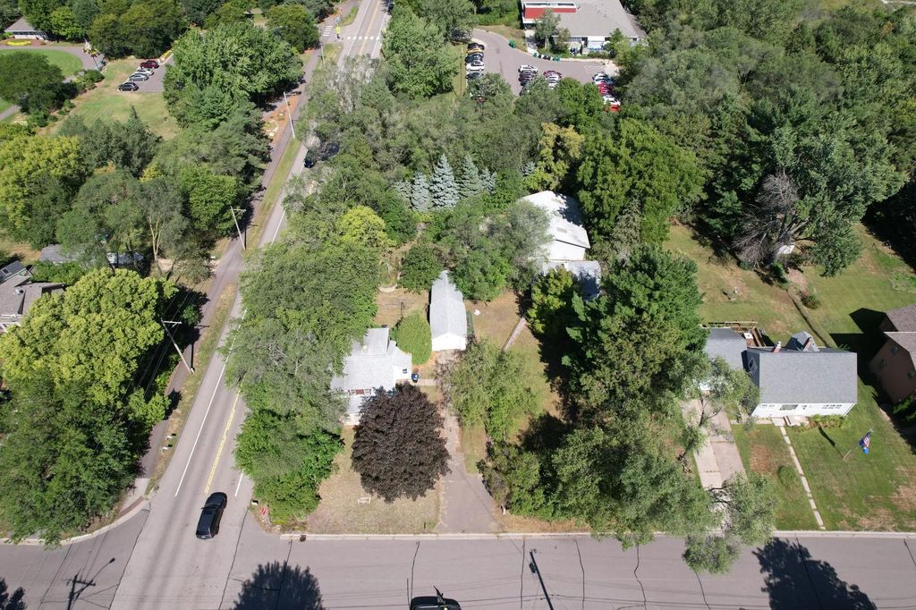 2466 Dale Street N, Roseville