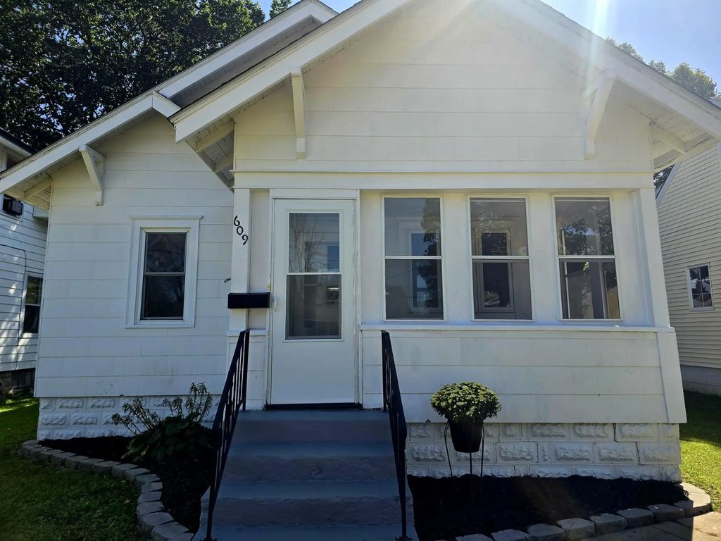 609 9th Avenue Sw, Austin