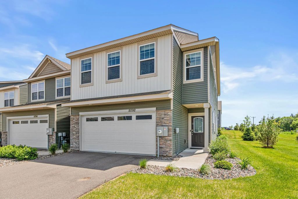 5092 Stable View Drive, Woodbury