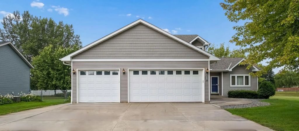 19215 English Avenue, Farmington