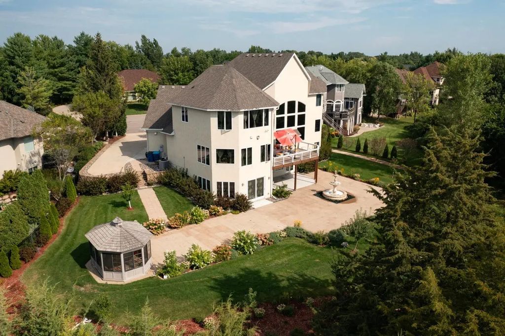 19115 Vogel Farm Trail, Eden Prairie
