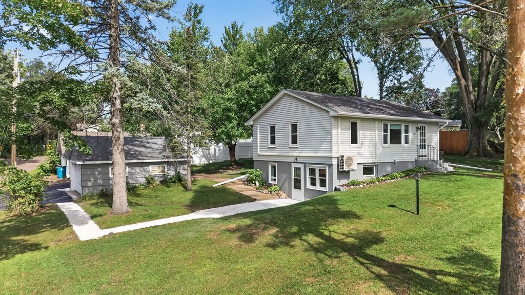 595 Kimball Street Ne, Fridley