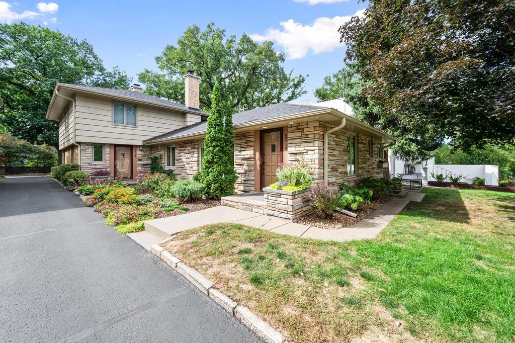 2719 W 28th Street, Minneapolis