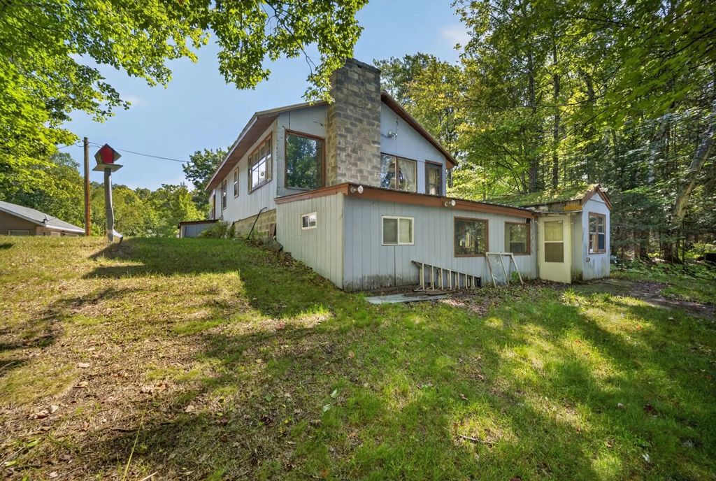 94183 State Highway 23, Holyoke