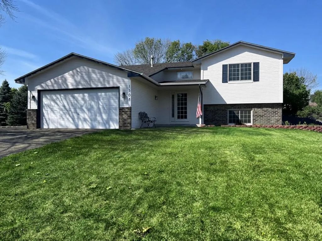 1508 Thistle Lane, Shakopee