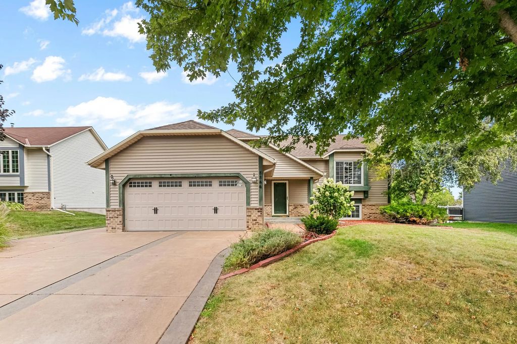 8844 Acadia Road, Woodbury