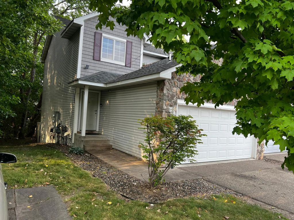 2461 Williams Drive, Burnsville