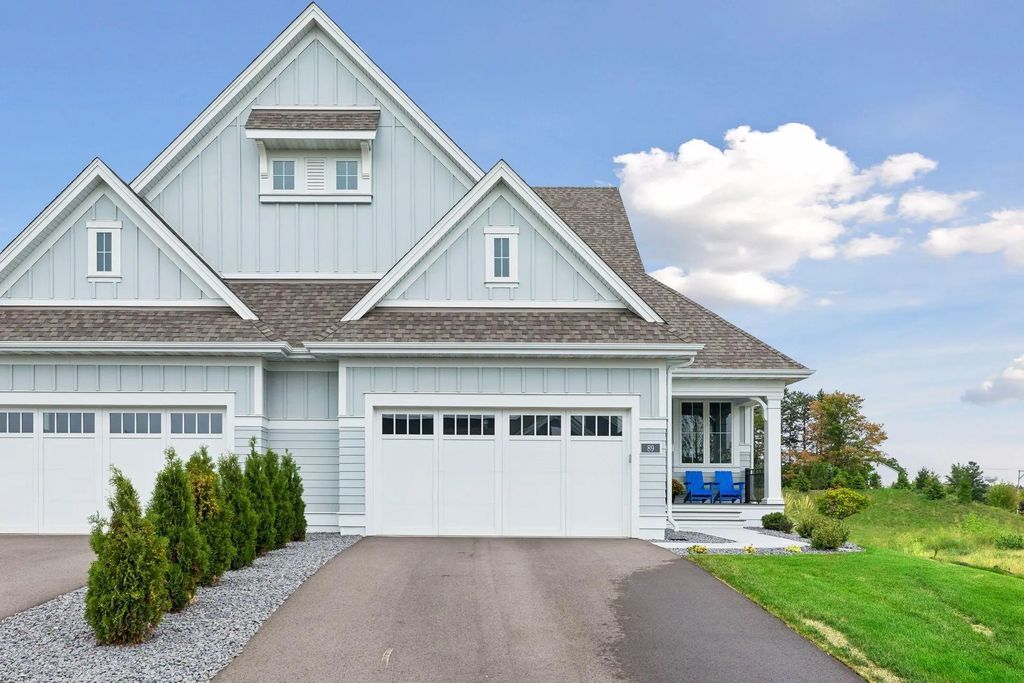 89 Spring Farm Road, North Oaks