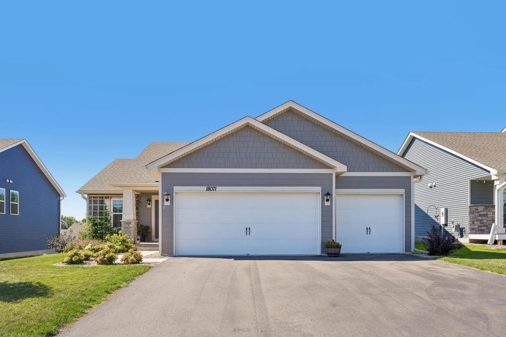 18071 Heirloom Court, Lakeville