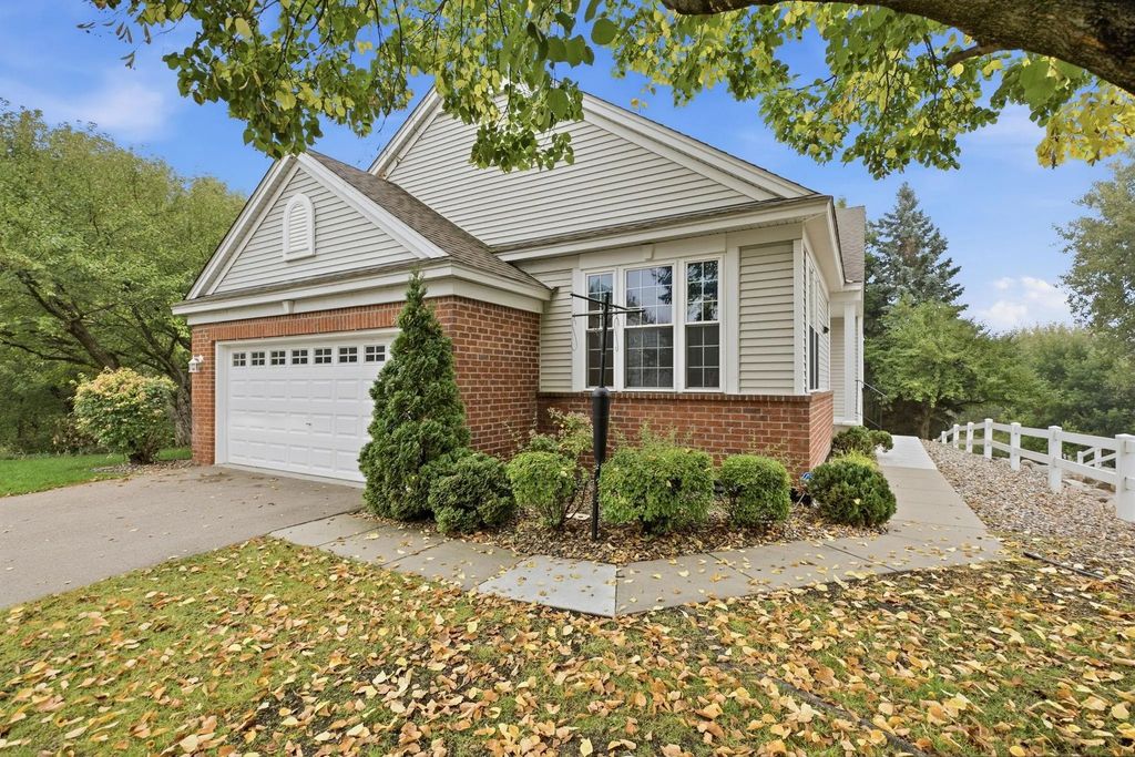 397 Campfire Curve, Chaska