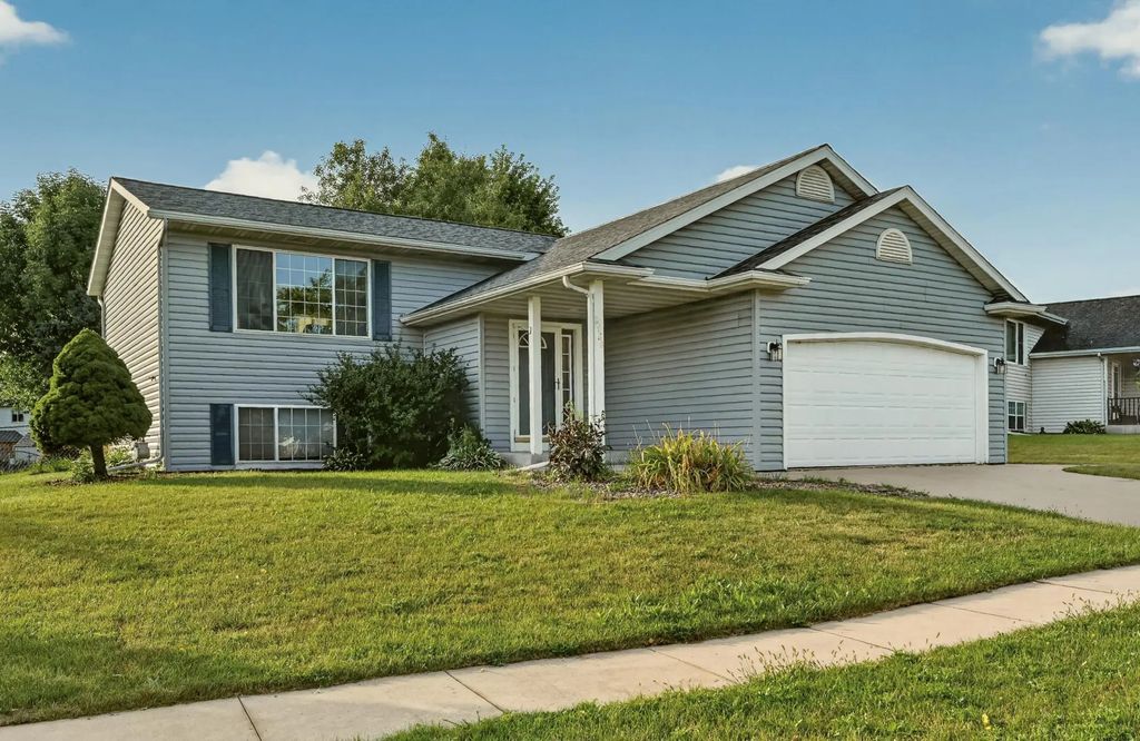 2988 Bandel Court Nw, Rochester