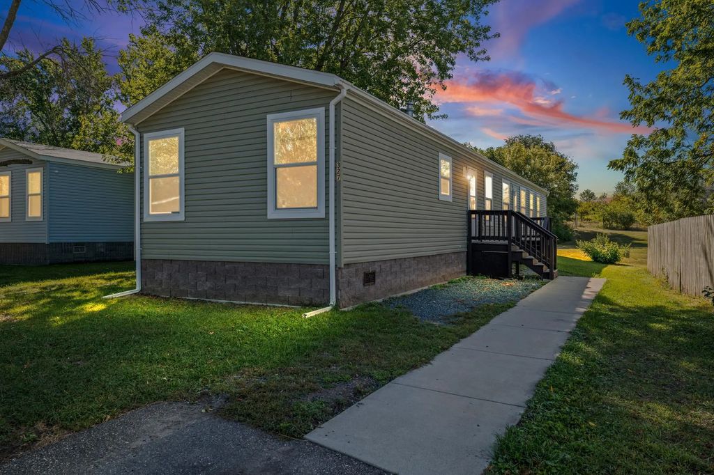 327 Cimarron, Lake Elmo