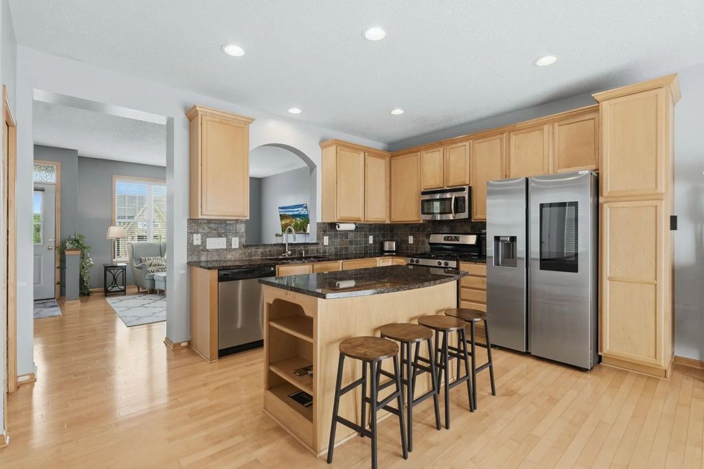 14623 Victor Hugo Boulevard N 1, Hugo