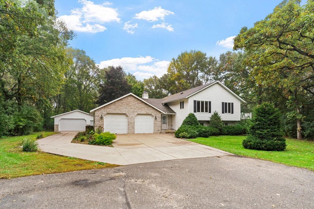 21345 205th Street Nw, Big Lake