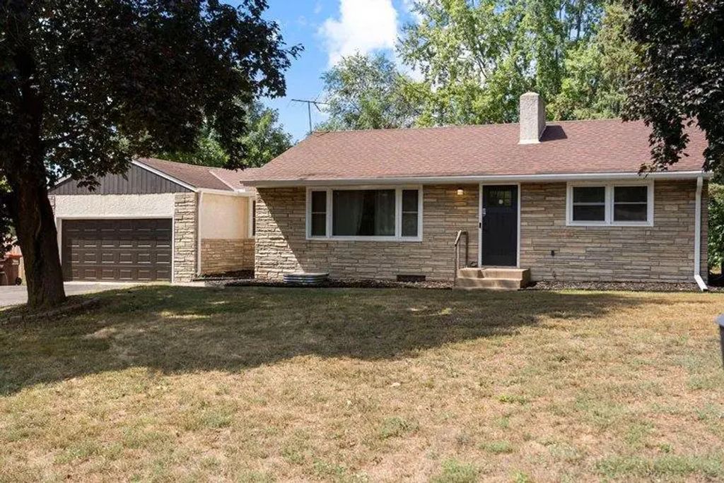 1689 Edgemont Street, Maplewood