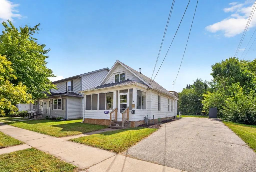 423 W Mark Street, Winona