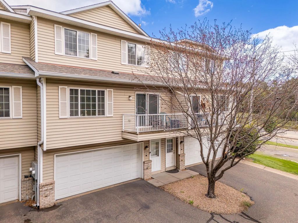 1555 County Road D E B, Maplewood