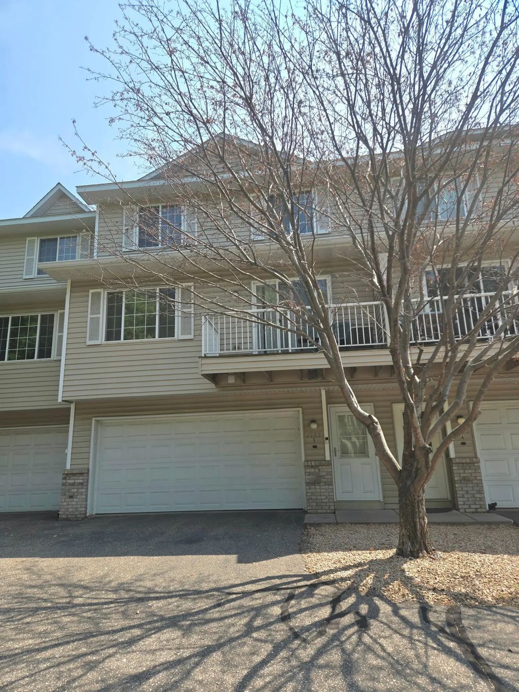 1555 County Road D E B, Maplewood