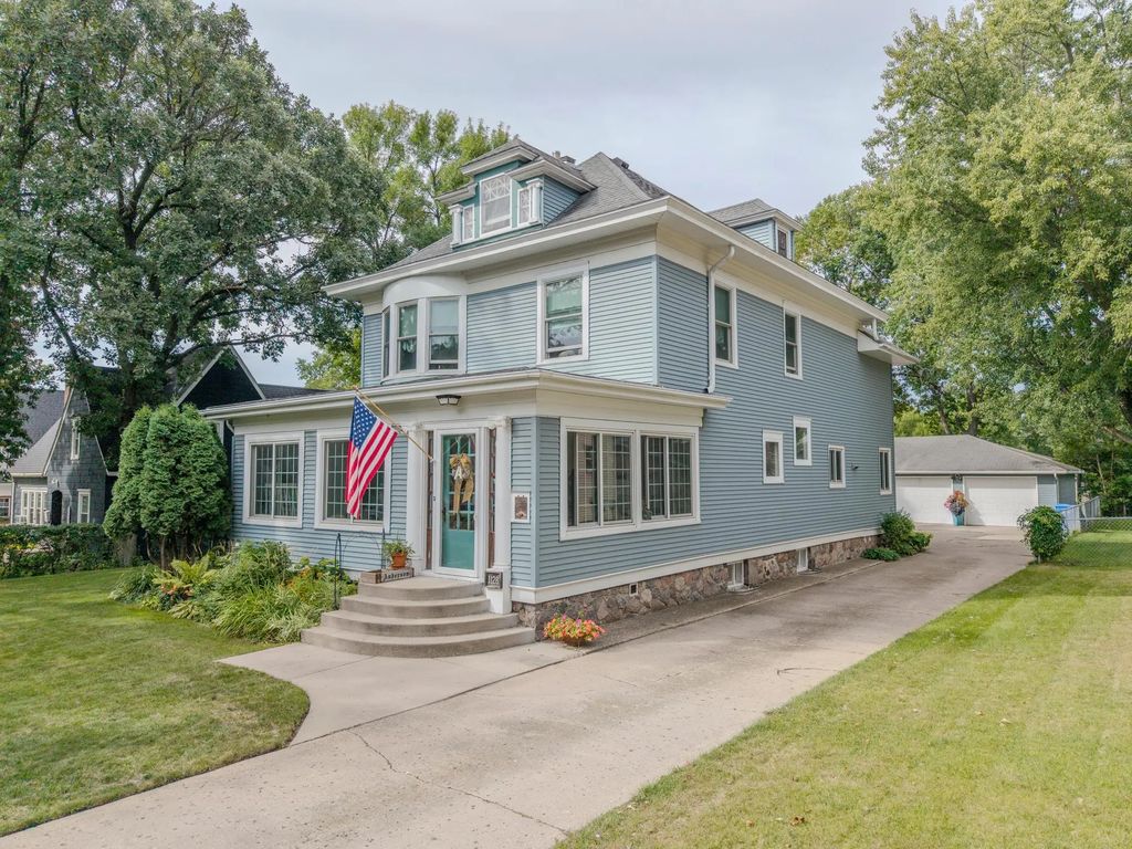 1128 Summit Avenue, Detroit Lakes
