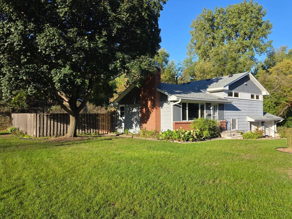 5033 Overlook Drive, Bloomington