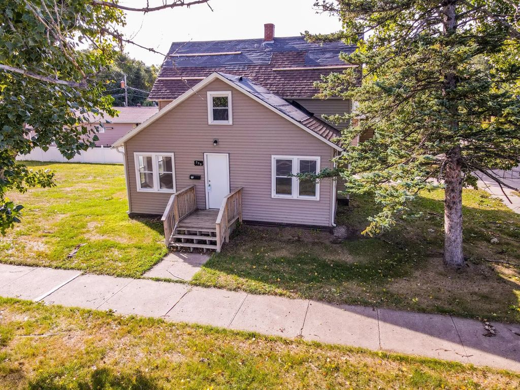 755 4th Street Sw, Valley City