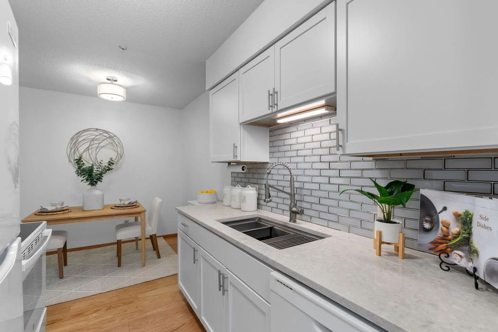 7412 W 22nd Street 309, St Louis Park