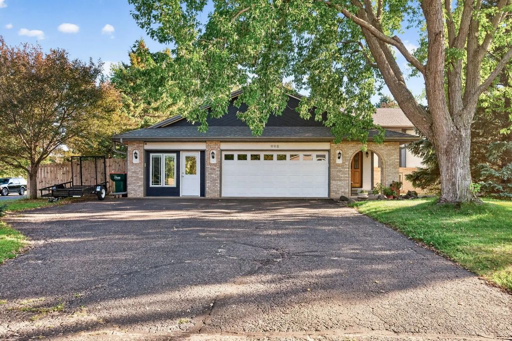 998 99th Lane Ne, Blaine