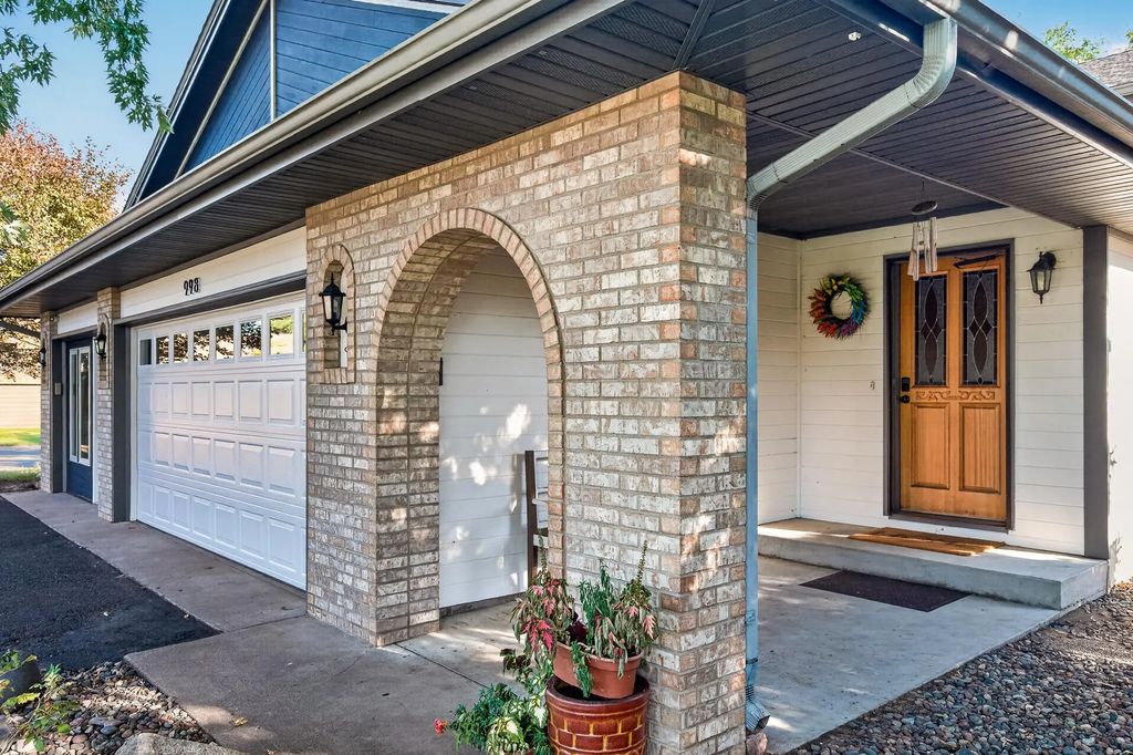 998 99th Lane Ne, Blaine