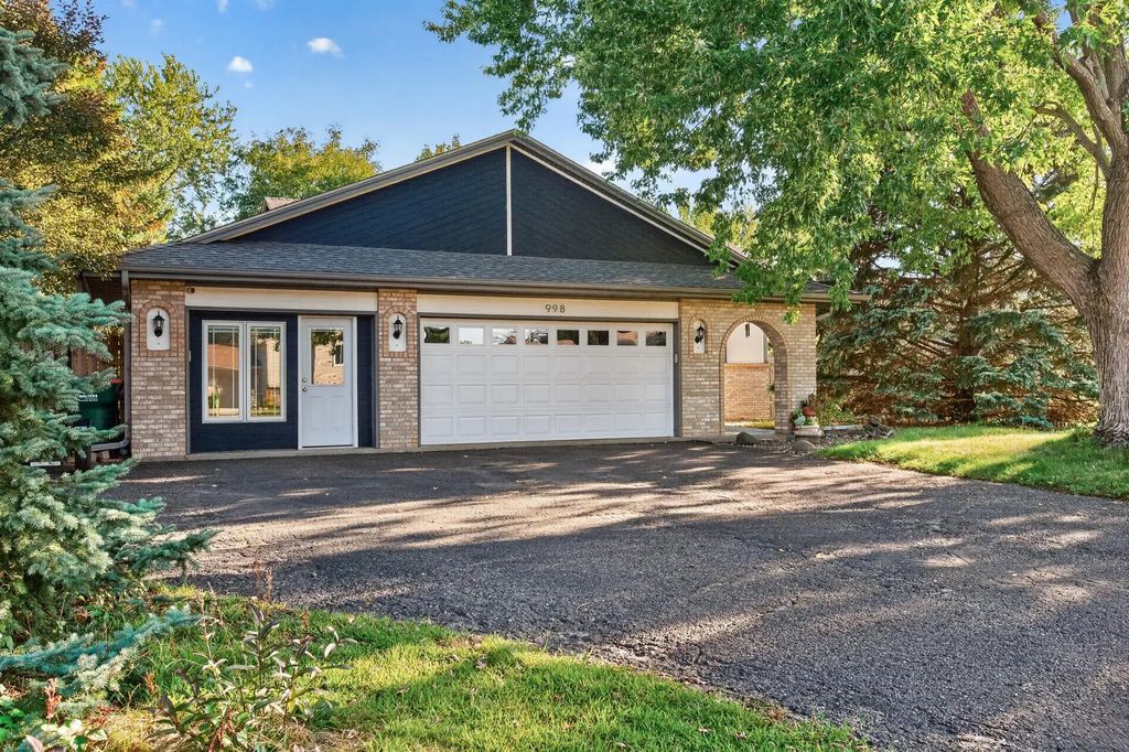 998 99th Lane Ne, Blaine