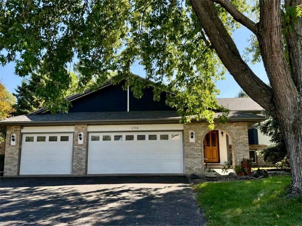 998 99th Lane Ne, Blaine