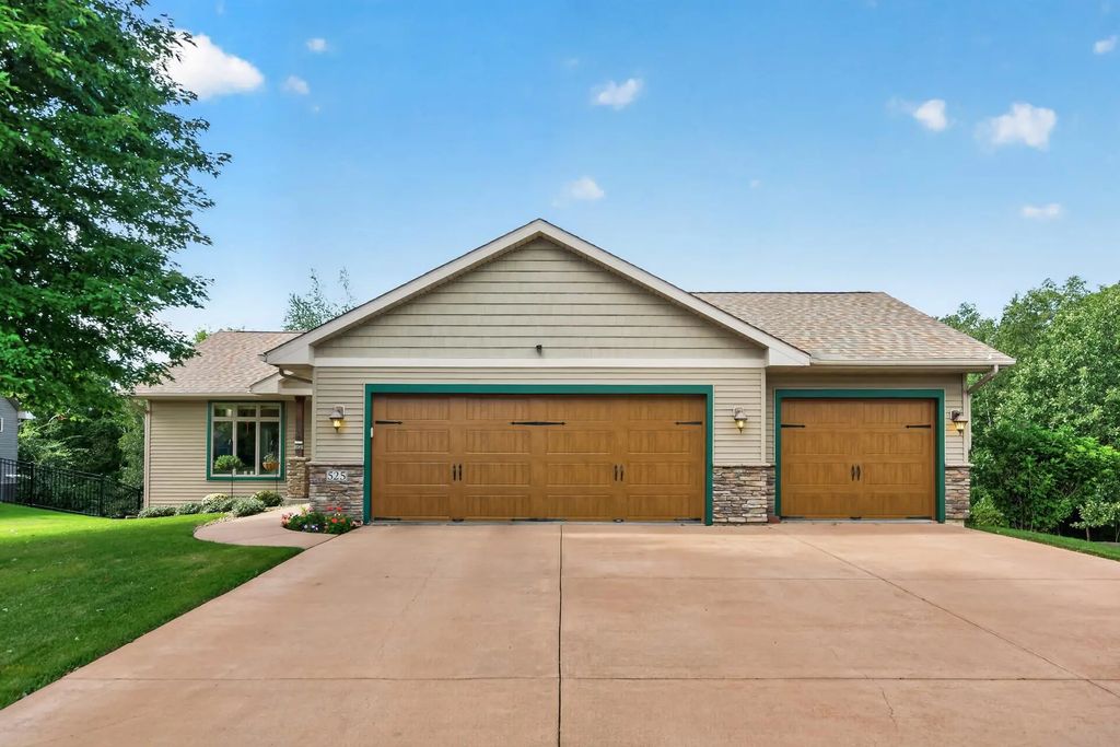 525 Devin Lane, River Falls