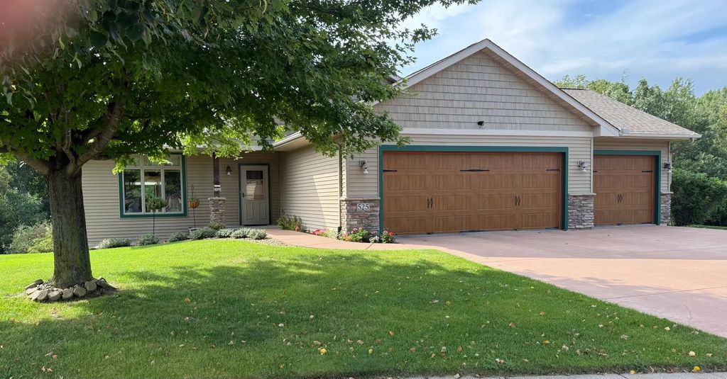 525 Devin Lane, River Falls