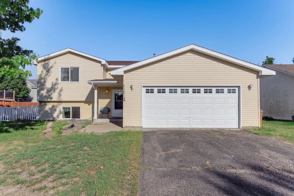 11012 Edgewood Avenue N, Champlin