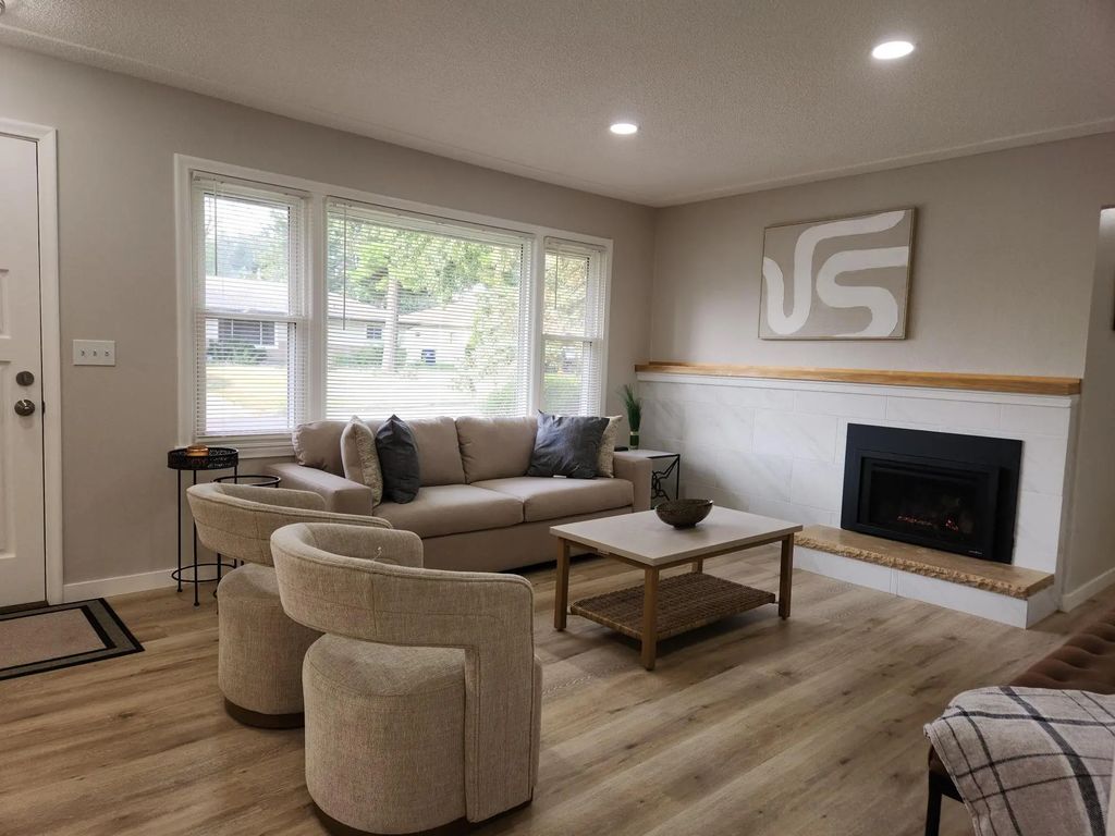 500 Bennett Drive Ne, Fridley