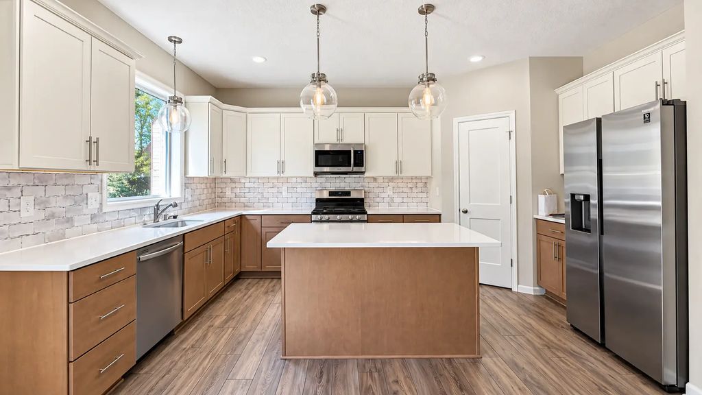 5590 Upper 179th Street W, Lakeville