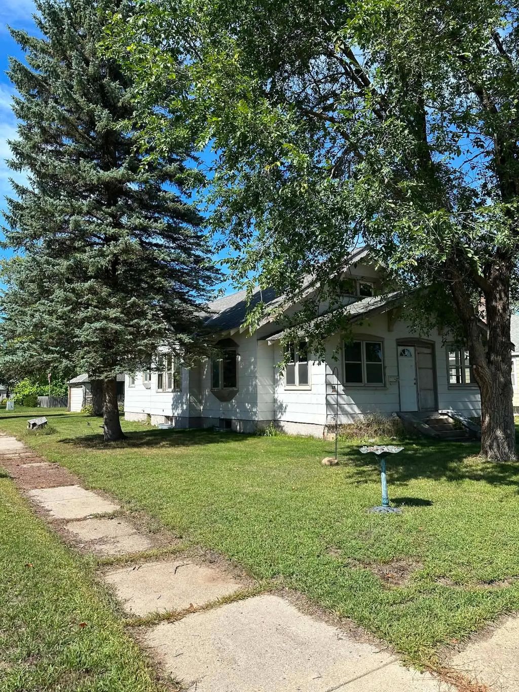 227 3rd Street Sw, Staples